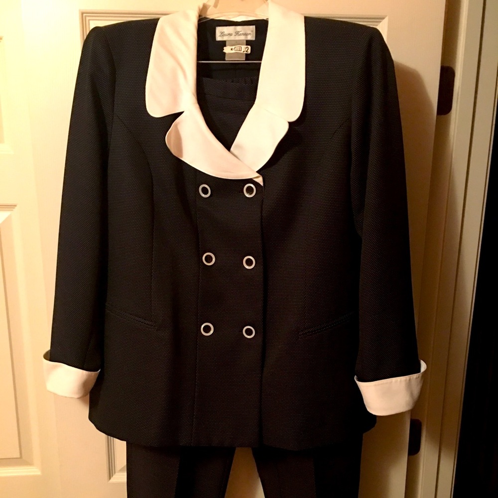 Women’s 3-piece skirt and pants set